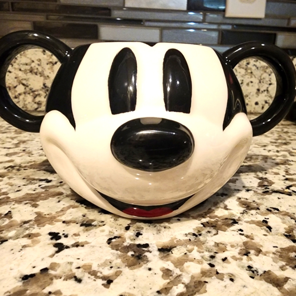 M8ckey Mouse Mug NWT
